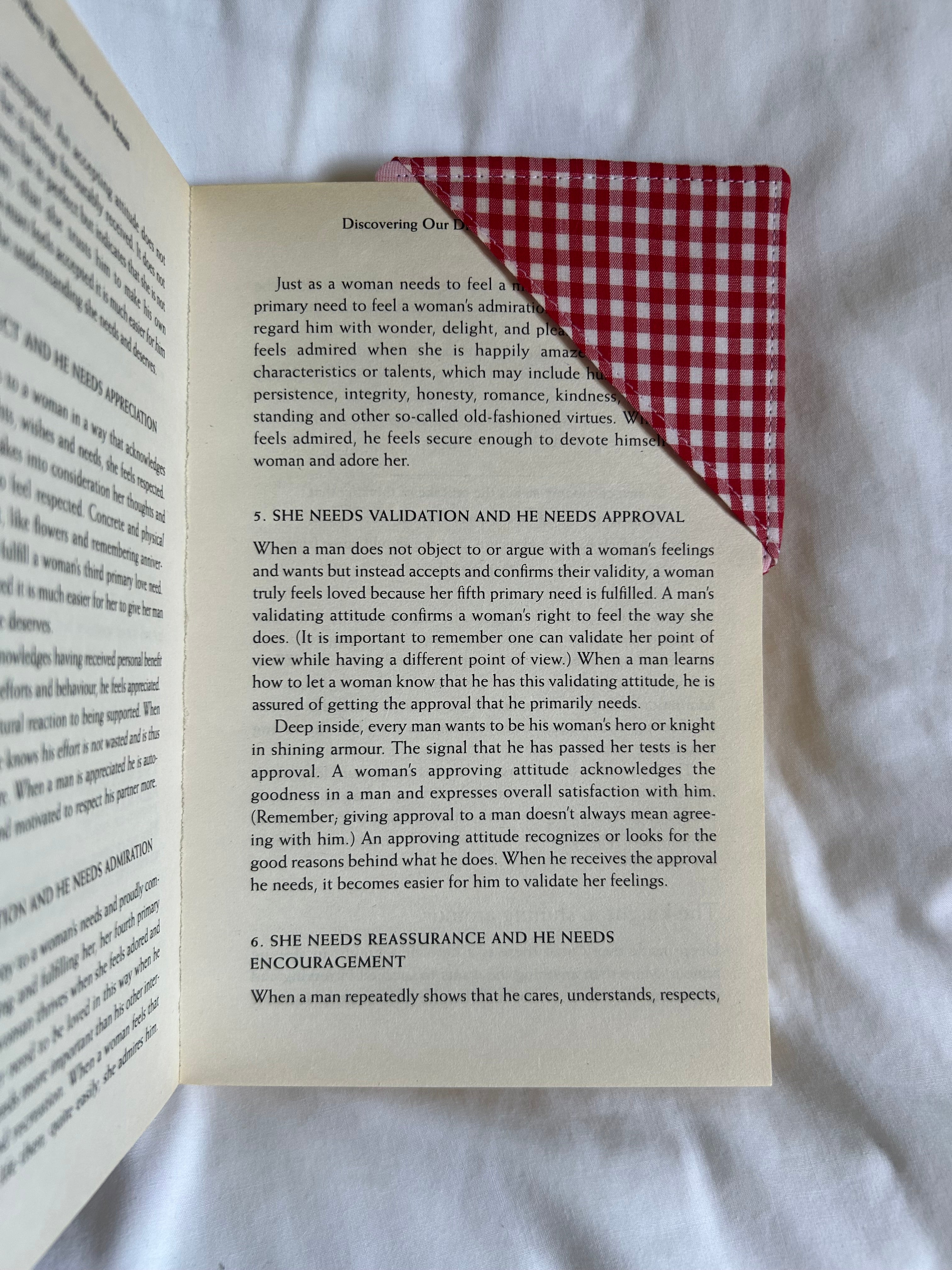 Red corner bookmark