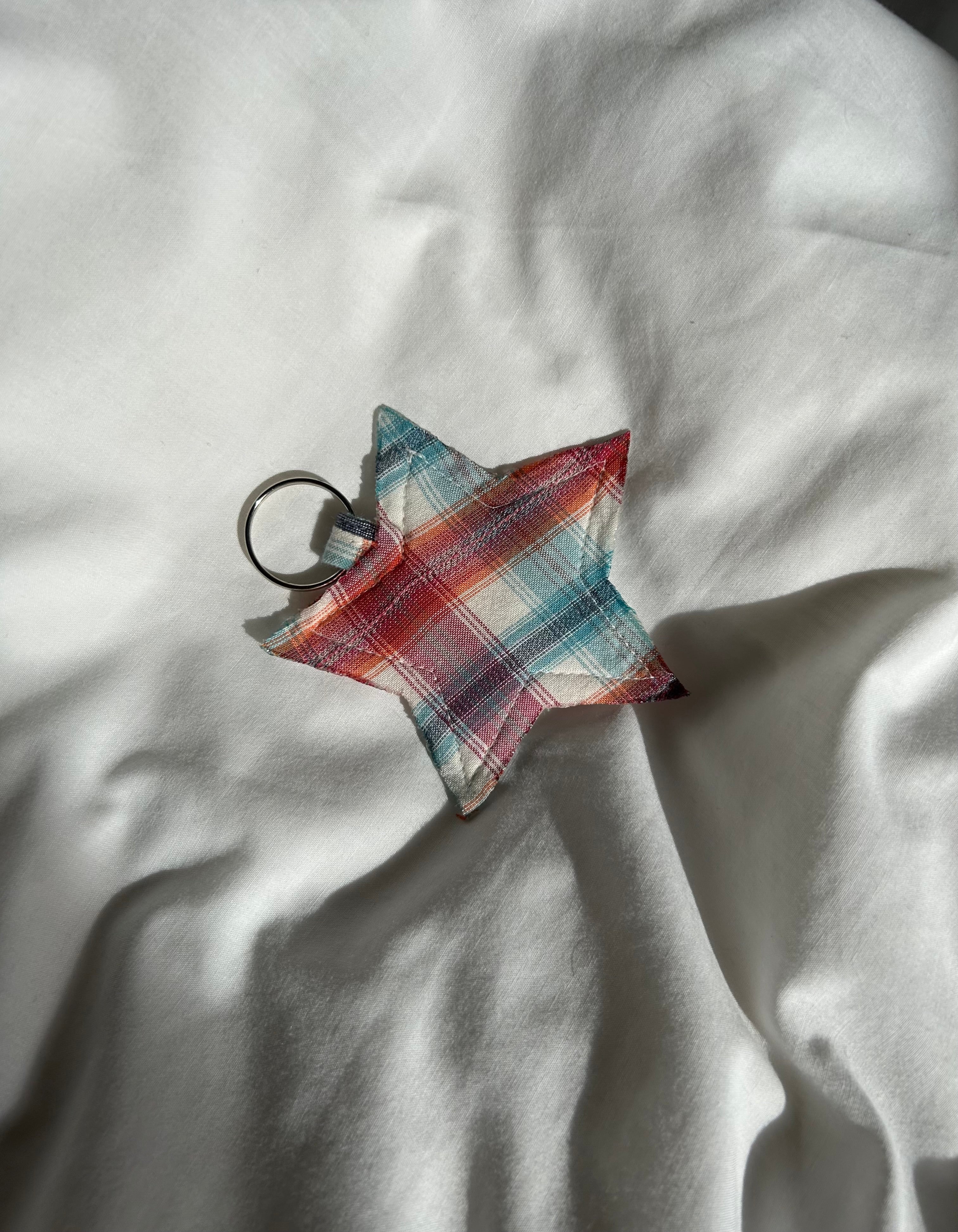 Orange and blue star keyring