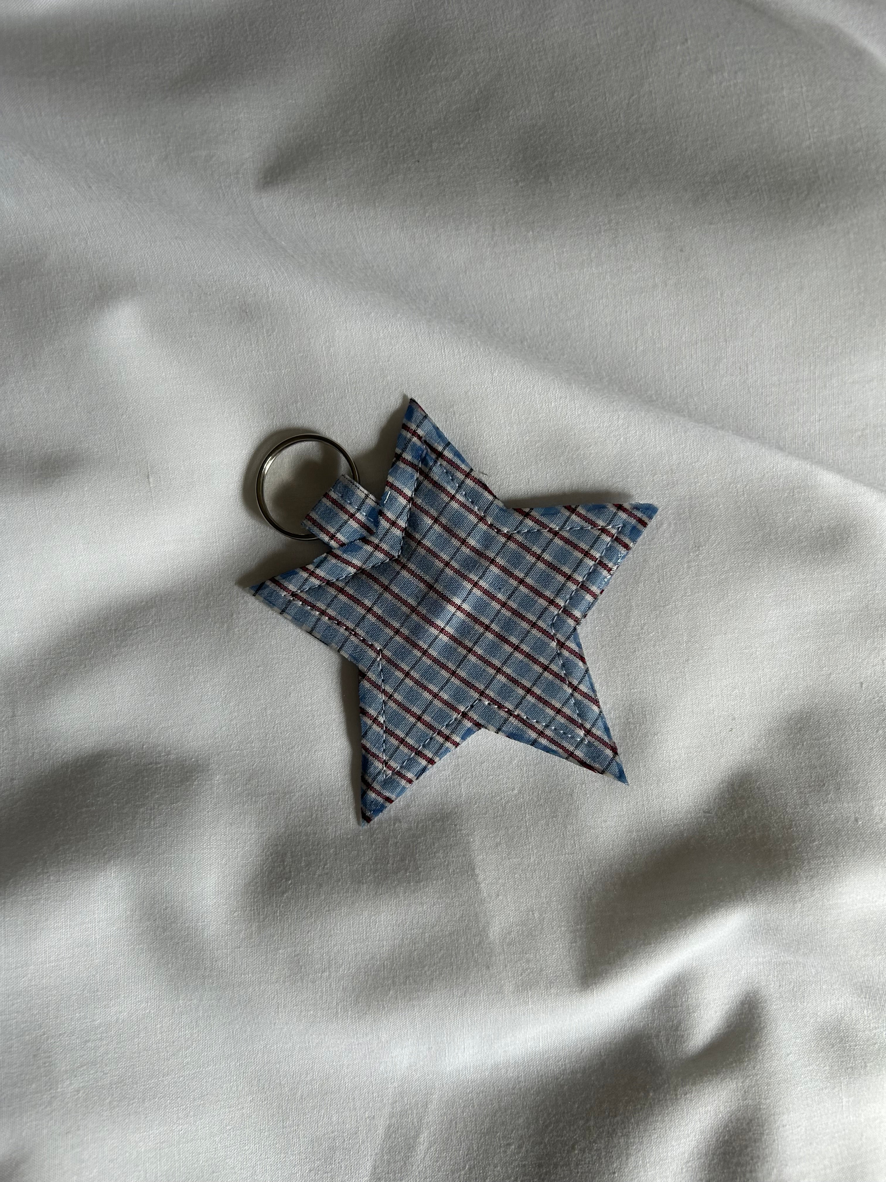 Blue and red checkered star keyring