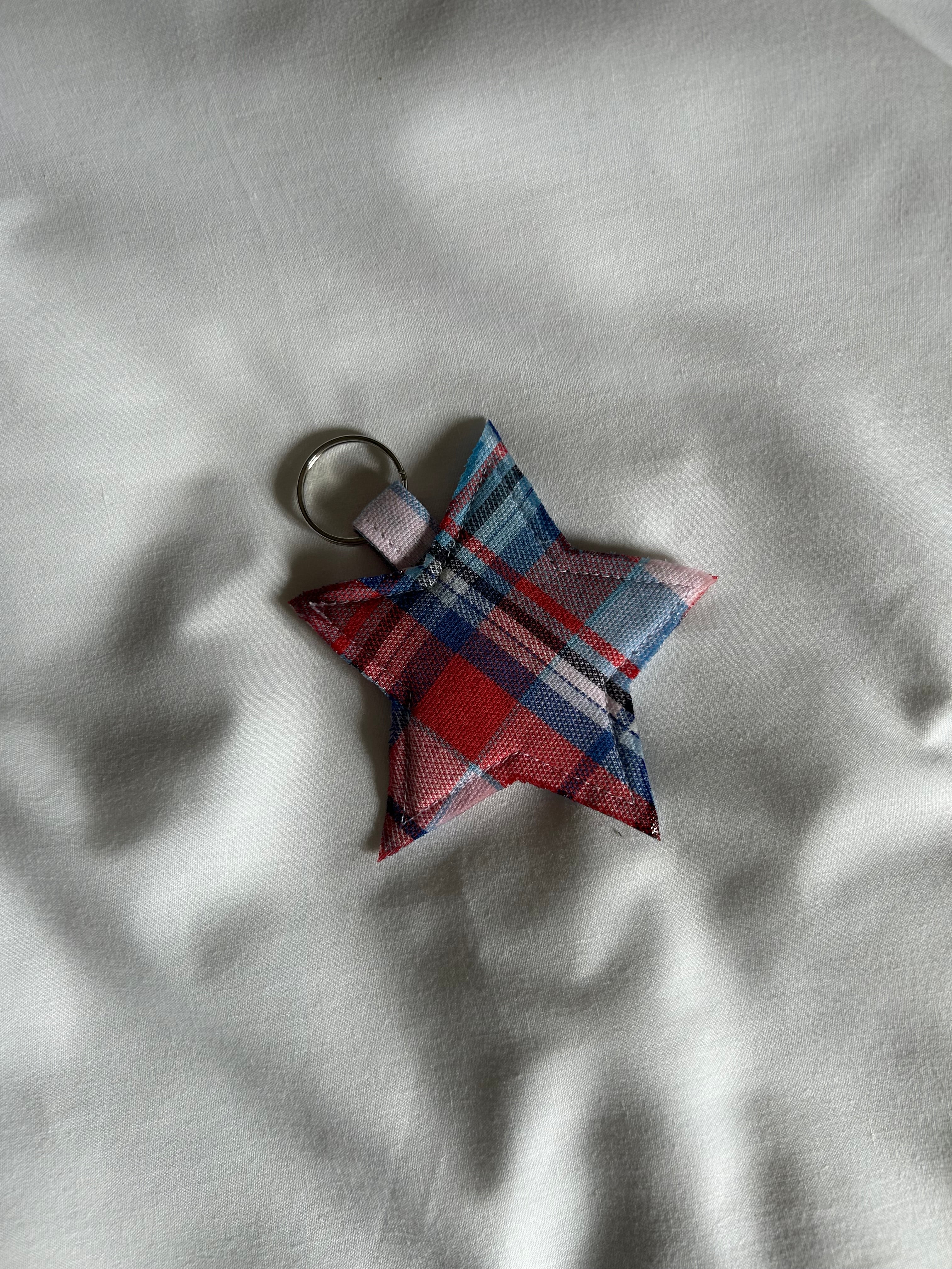 Pink, red and blue star keyring