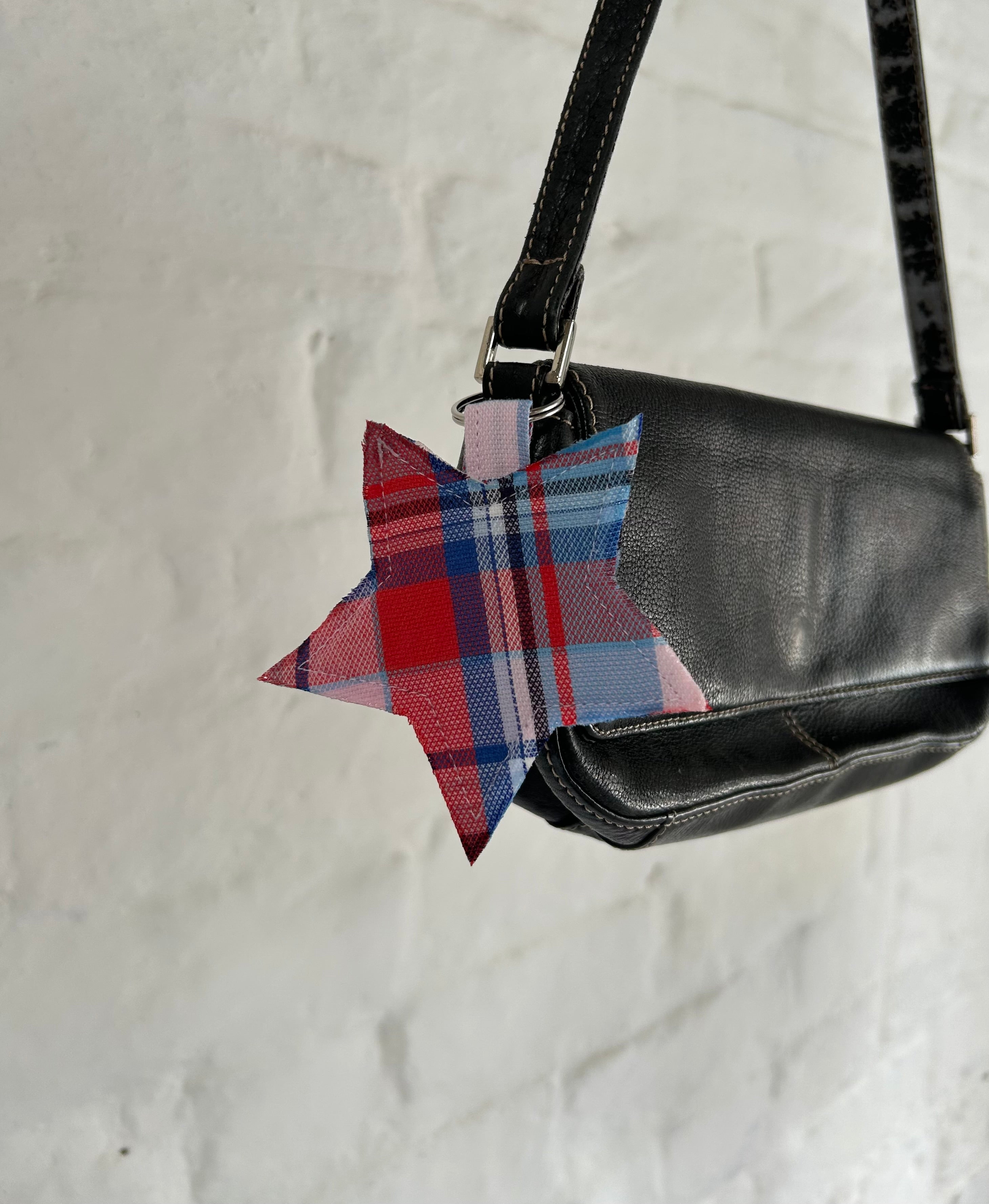 Pink, red and blue star keyring