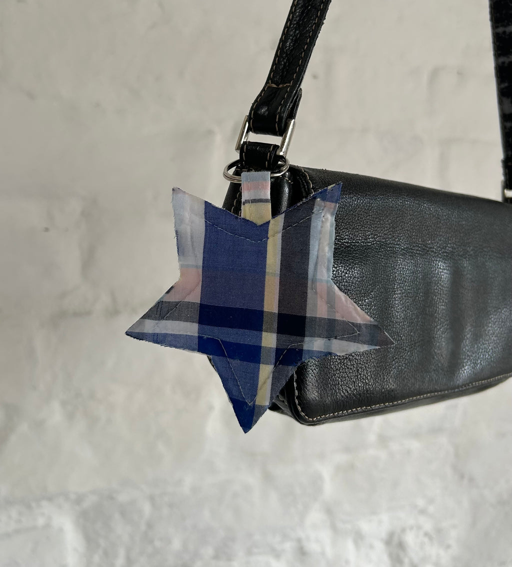 Blue and pink star keyring