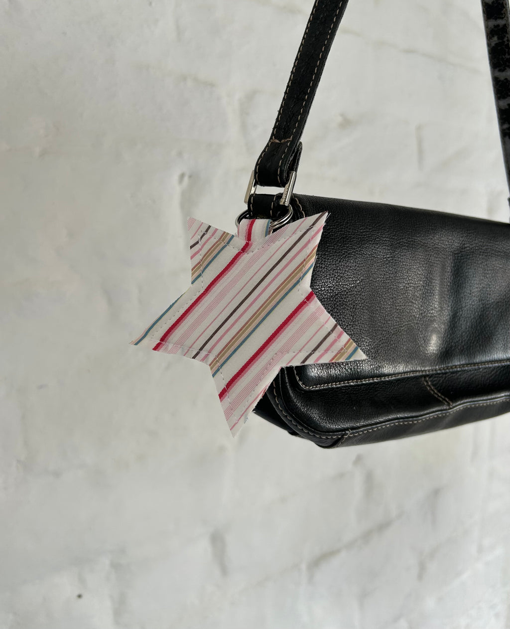 Pink striped star keyring