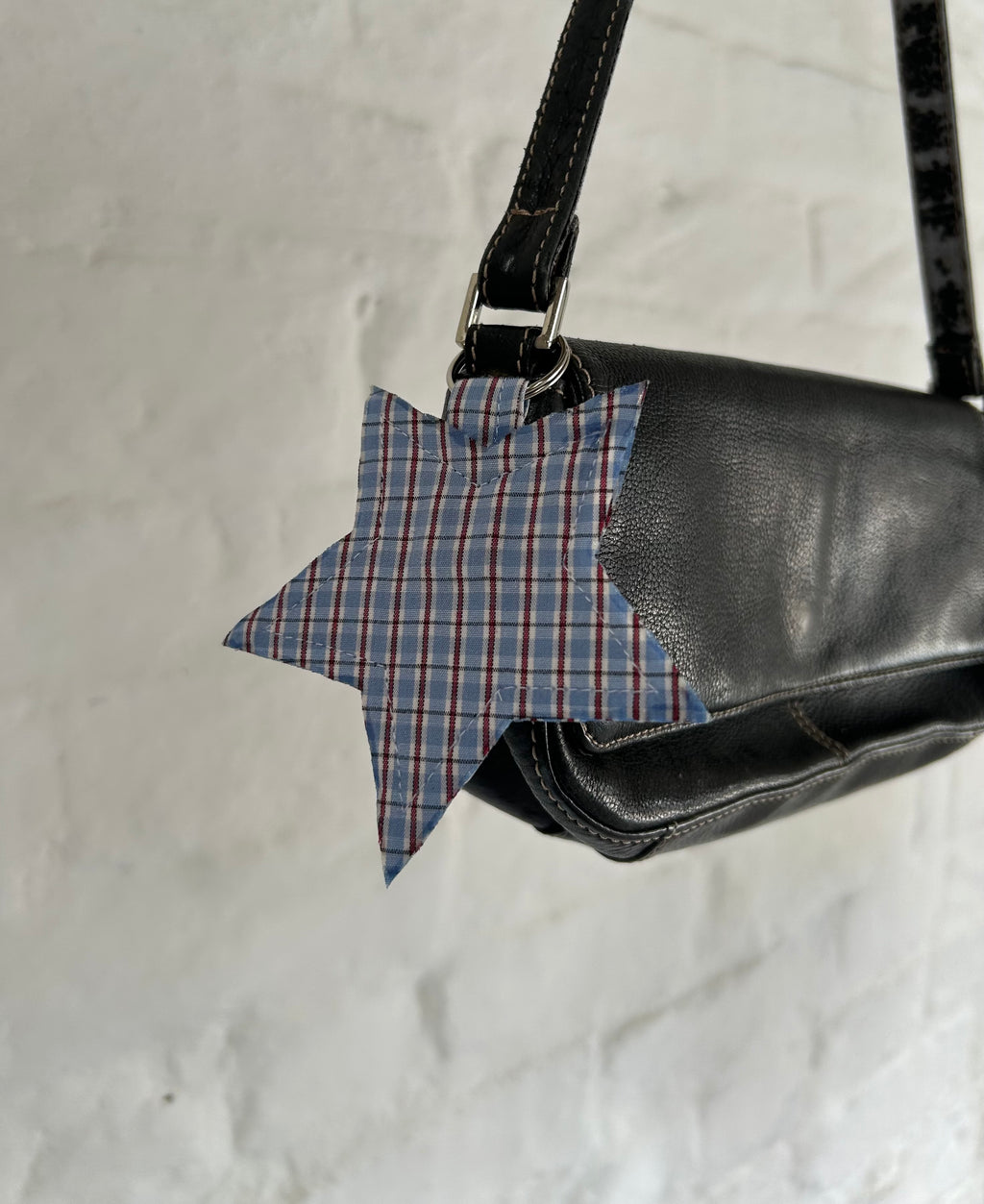 Blue and red checkered star keyring
