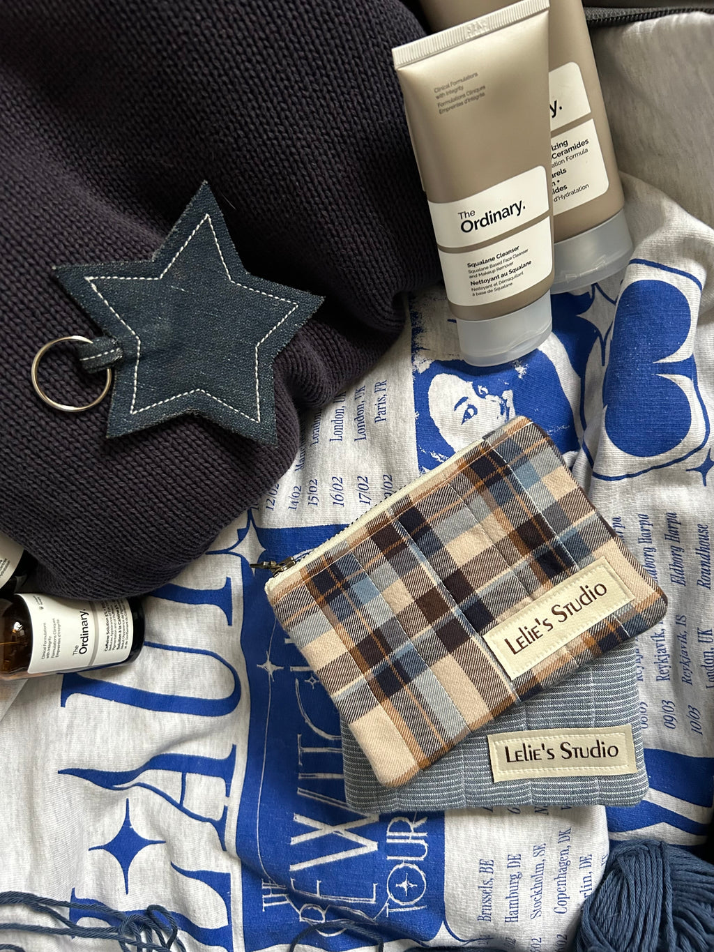 Dark denim star keyring