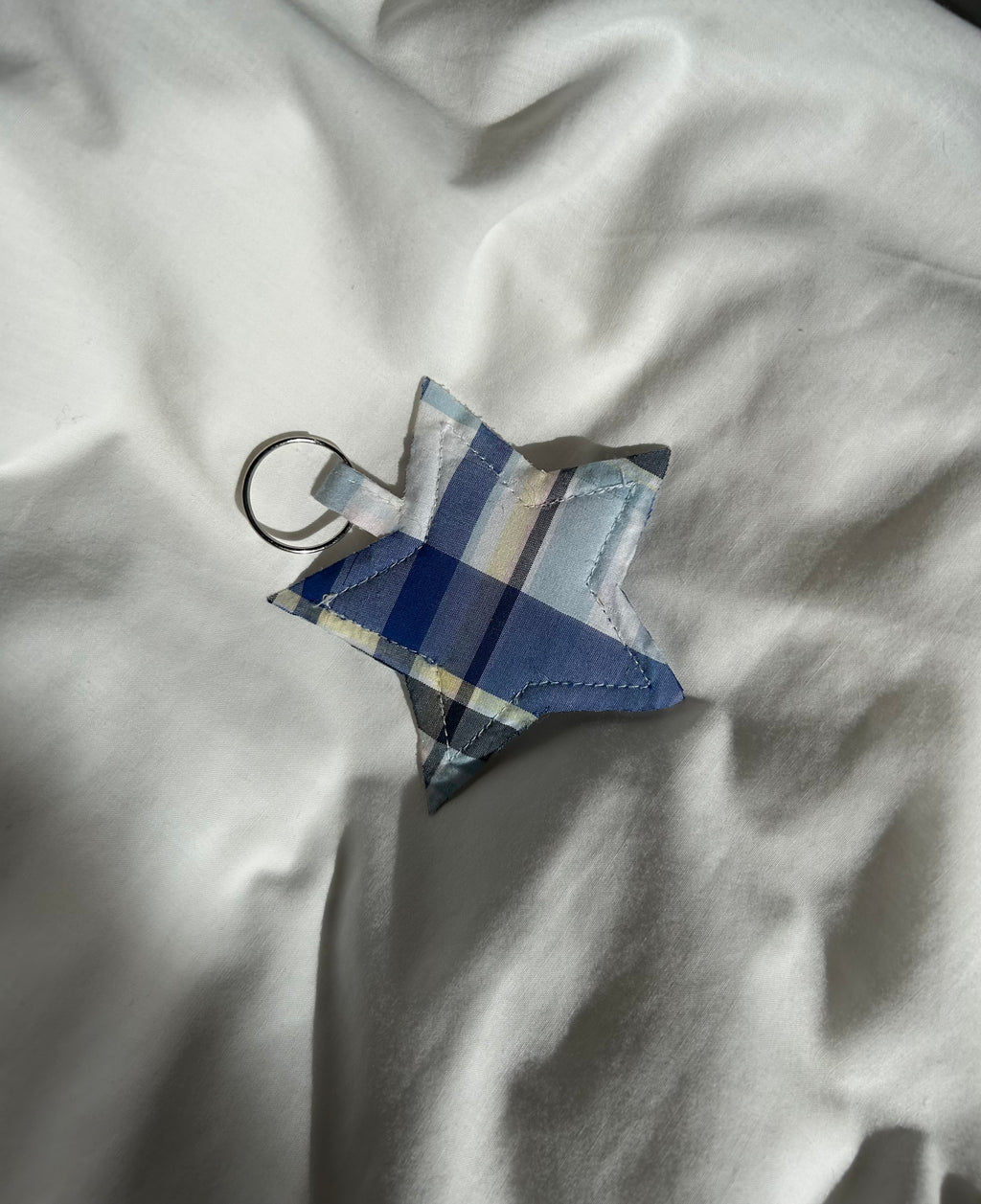 Blue and pink star keyring