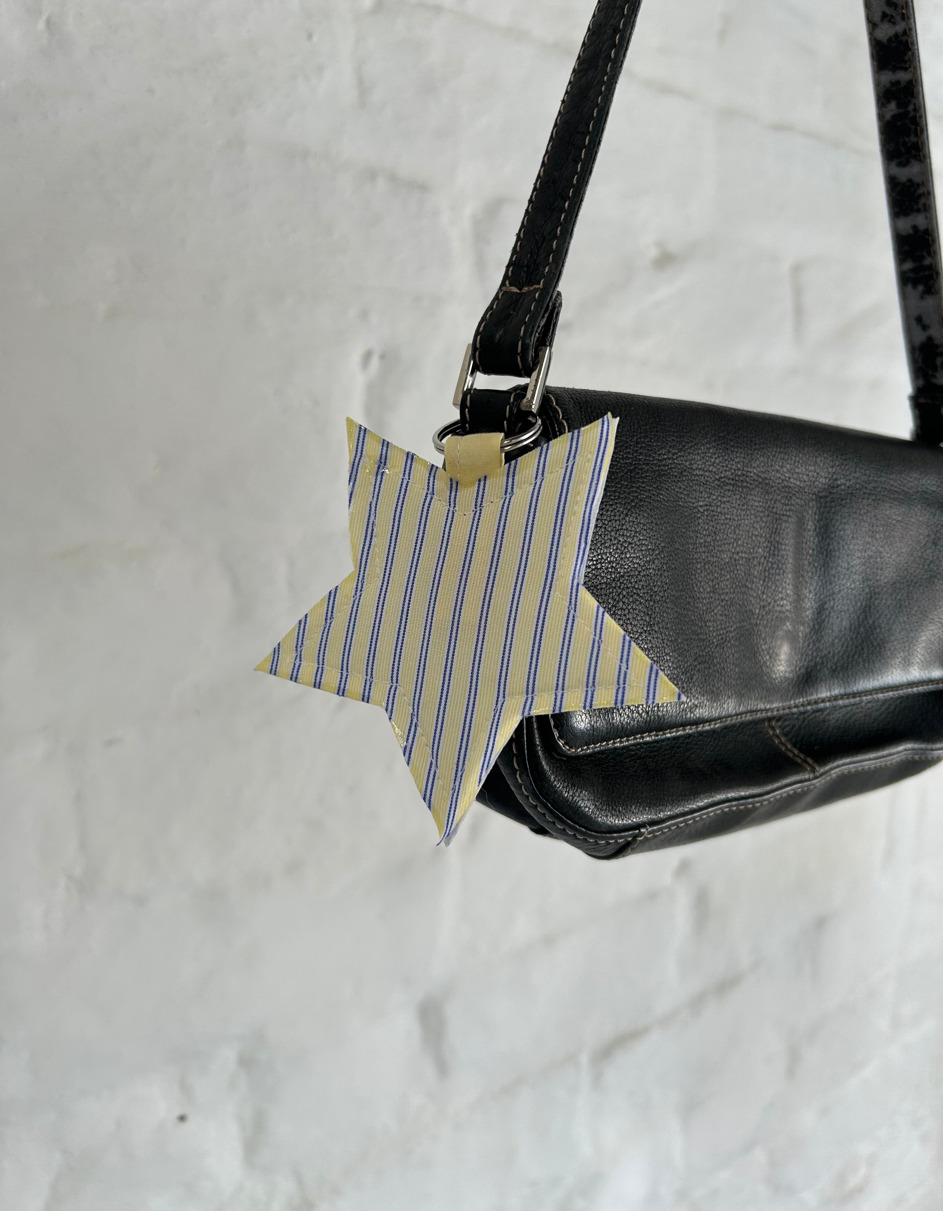 Yellow and blue striped star keyring